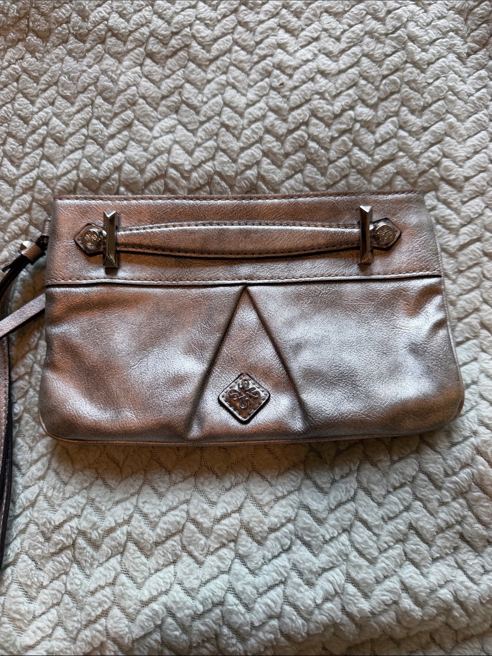 Simply Vera Vera Wang Metallic Silver Wristlet Clutch